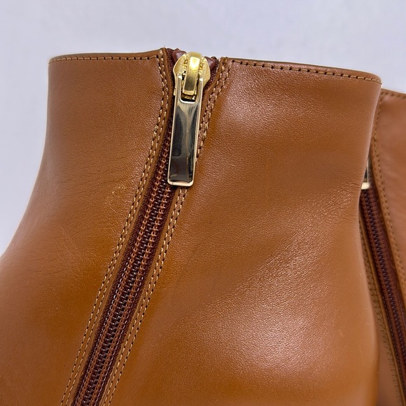 NWOB L’AGENCE Jeanne II Pointed Toe Bootie in Luggage Brown, Size 38.5 - Picture 12 of 14